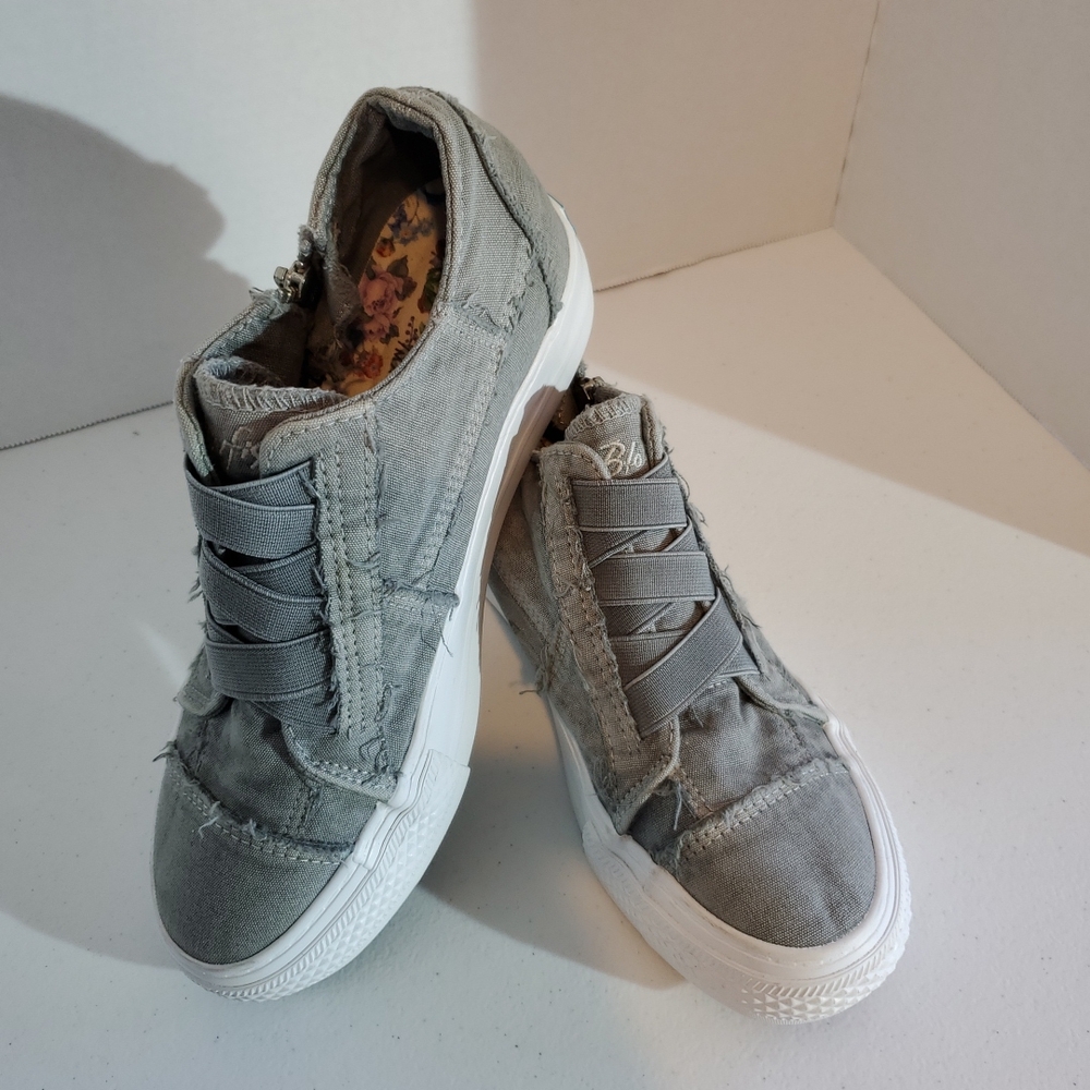 Blowfish Gray Canvas Slip-On Sneakers with Elastic Laces